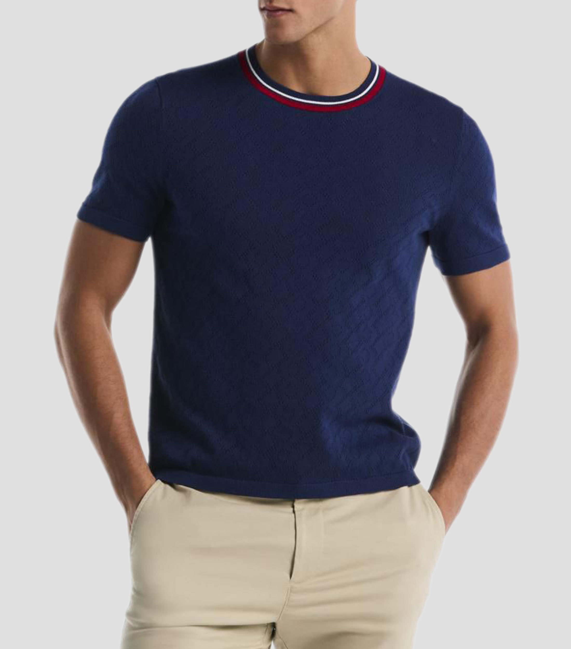Playera cuello redondo manga corta lisa con detalle decorativo Hombre